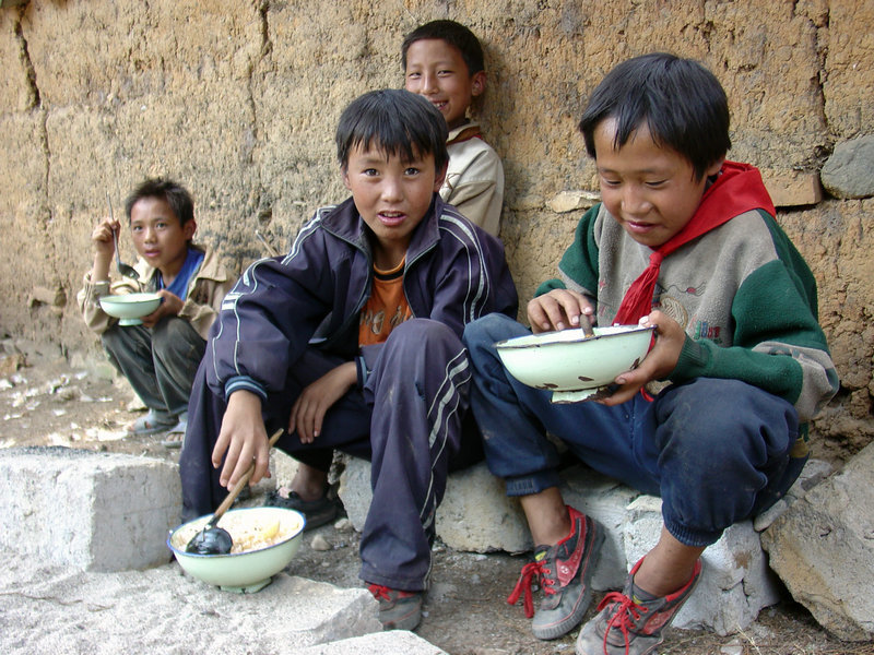 未来基金以爱之名情暖衣冬让山区孩子这个冬天不再冷